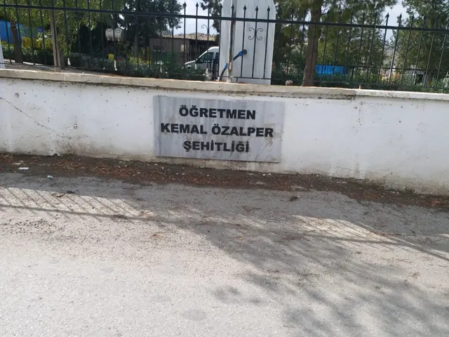 Öğretmen Kemal Özalper Şehitliği