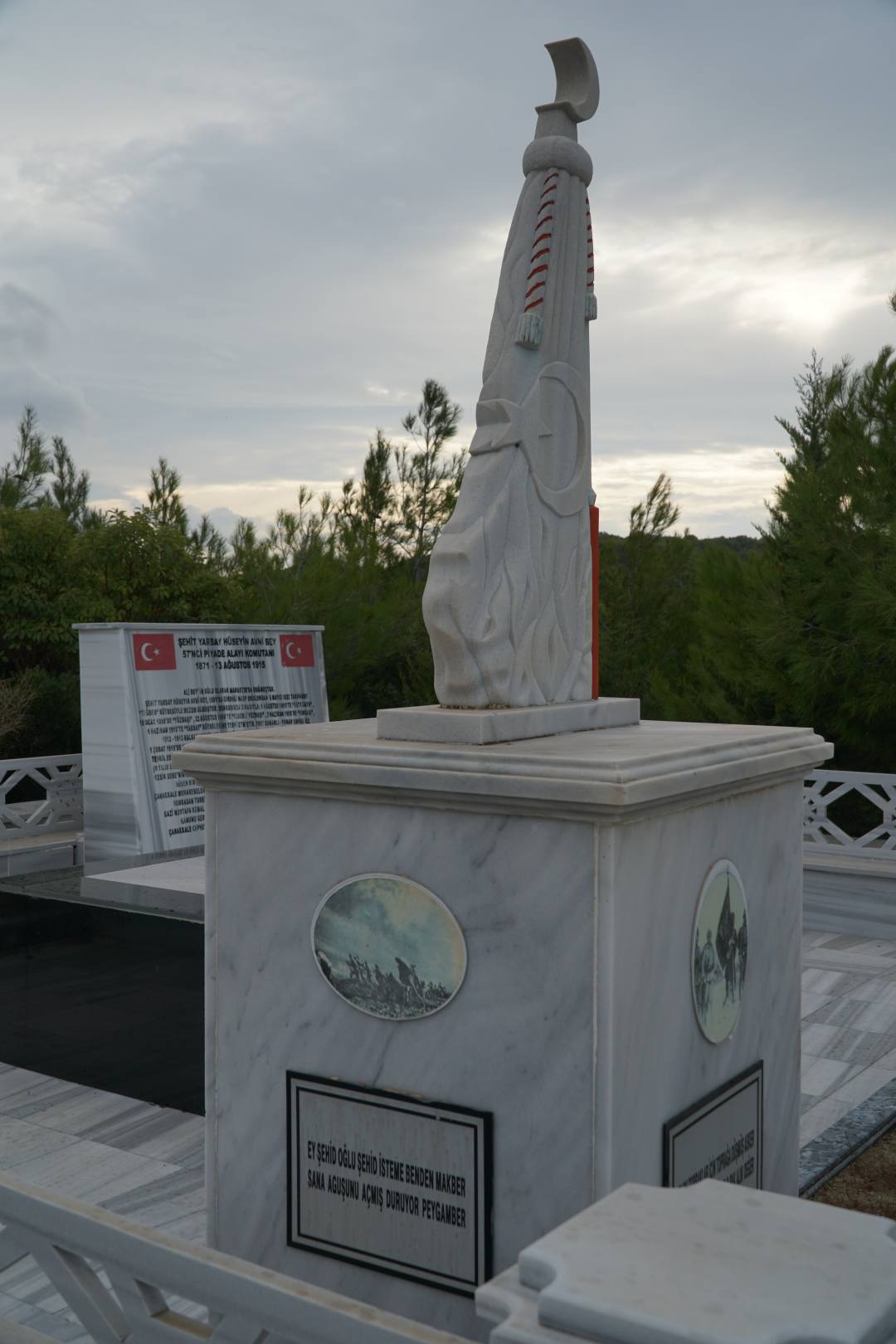 Yarbay Hüseyin Avni Bey Şehitliği